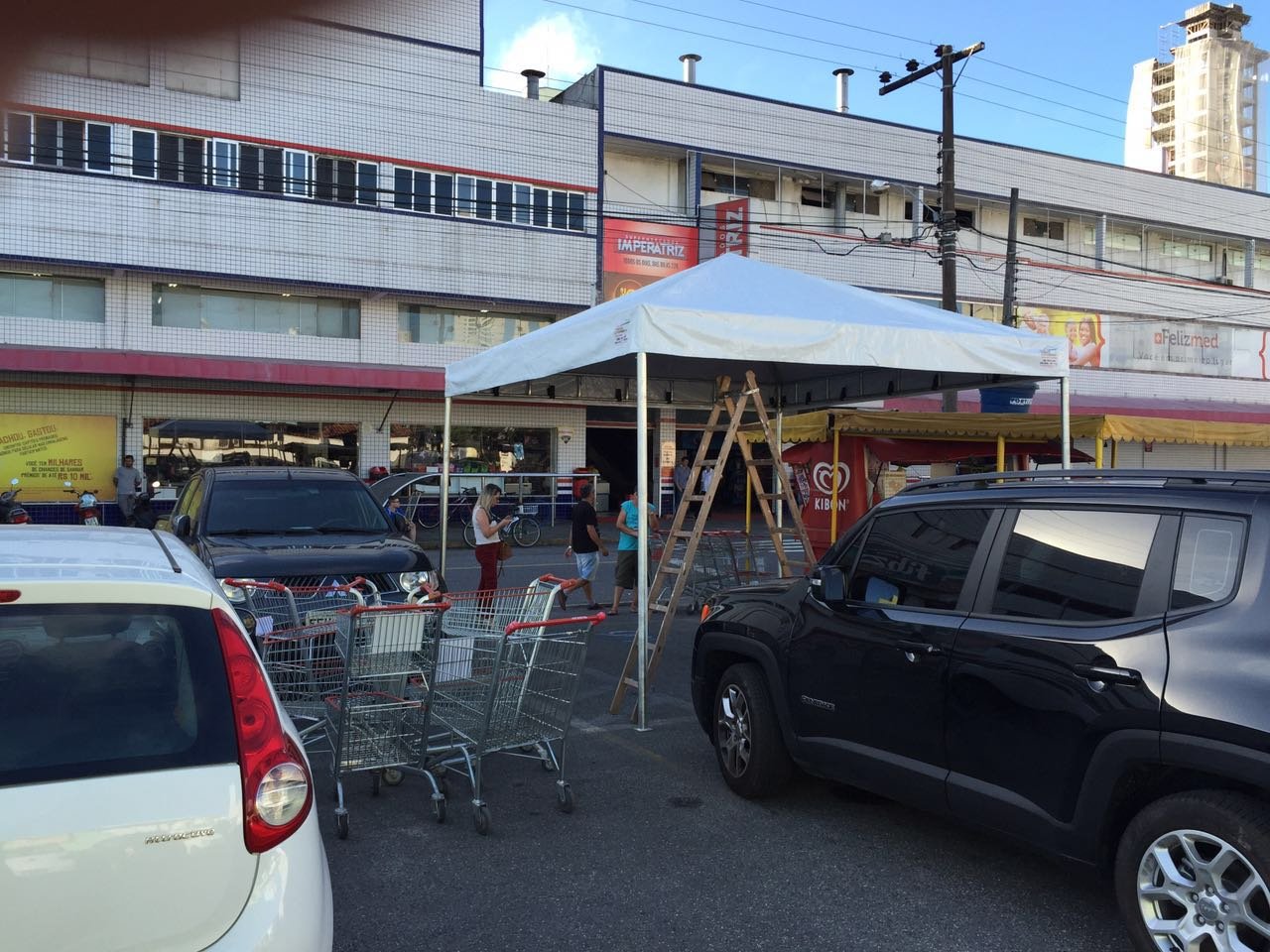 Aluguel de Tendas Brancas ou Transparentes em Balneário Camboriú