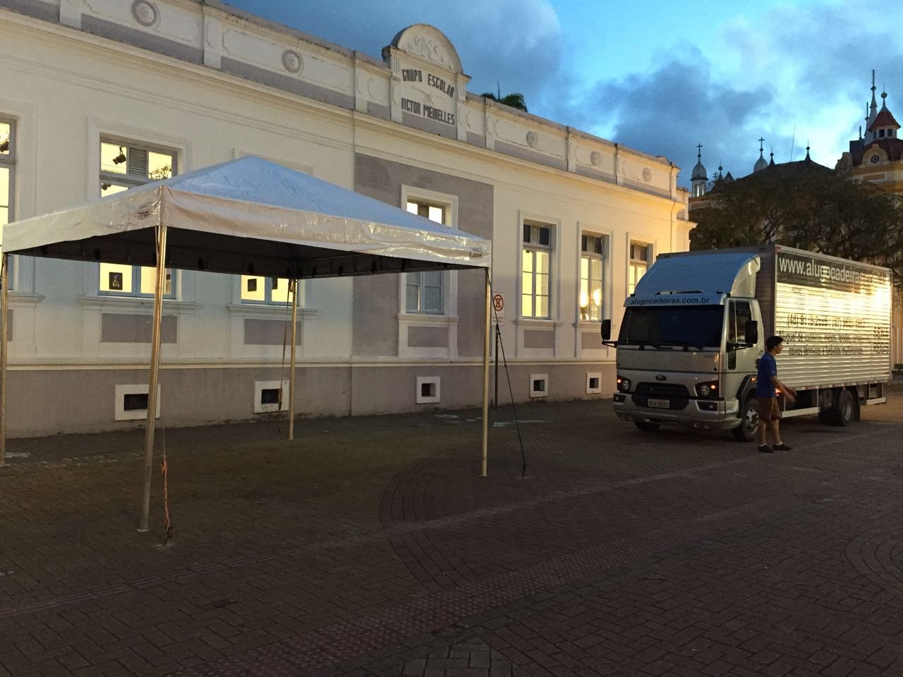 Segurança no transporte de Tendas, Mesas, Cadeiras e Térmicas