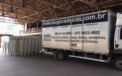 Aluguel de mesas e cadeiras em Canelinha – Silva Neto